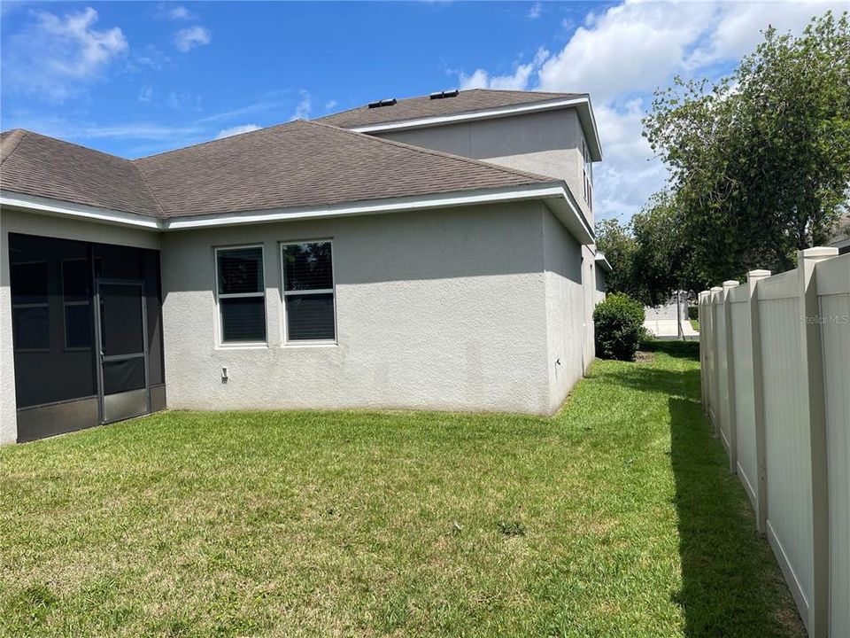 For Rent: $3,100 (6 beds, 4 baths, 3545 Square Feet)