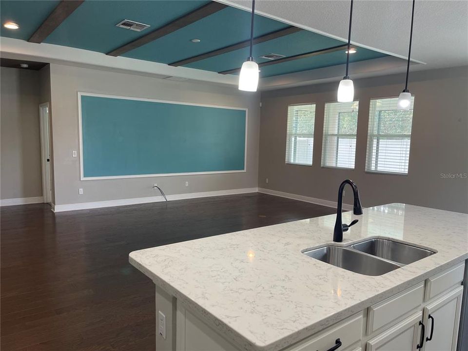For Rent: $3,100 (6 beds, 4 baths, 3545 Square Feet)