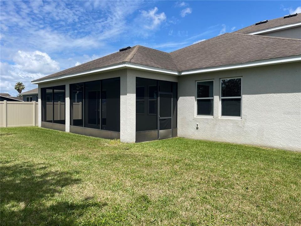 For Rent: $3,100 (6 beds, 4 baths, 3545 Square Feet)