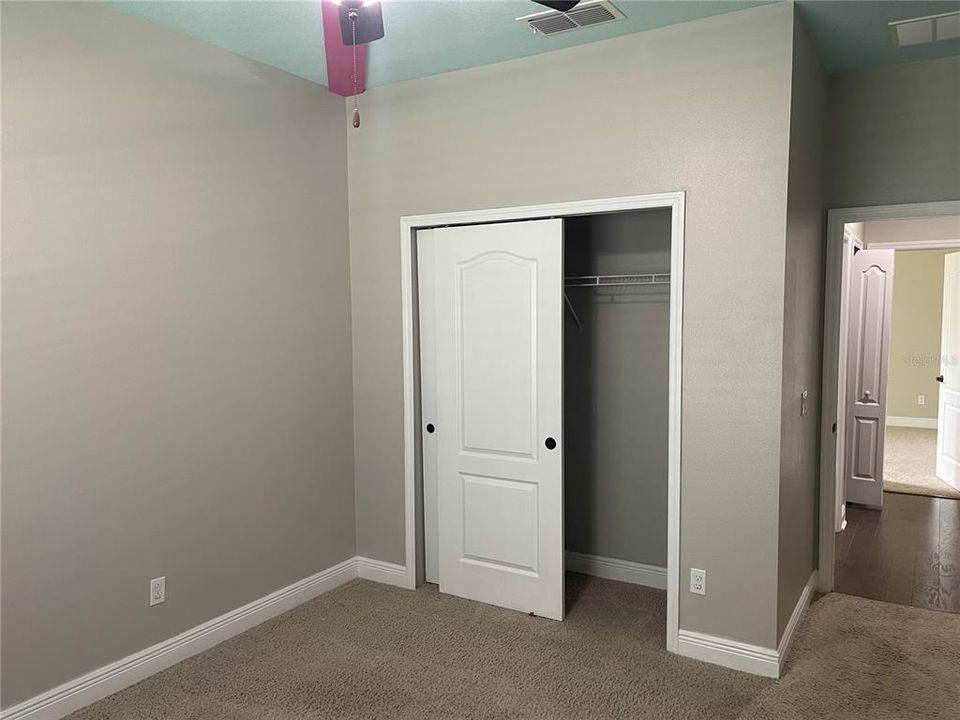 For Rent: $3,100 (6 beds, 4 baths, 3545 Square Feet)