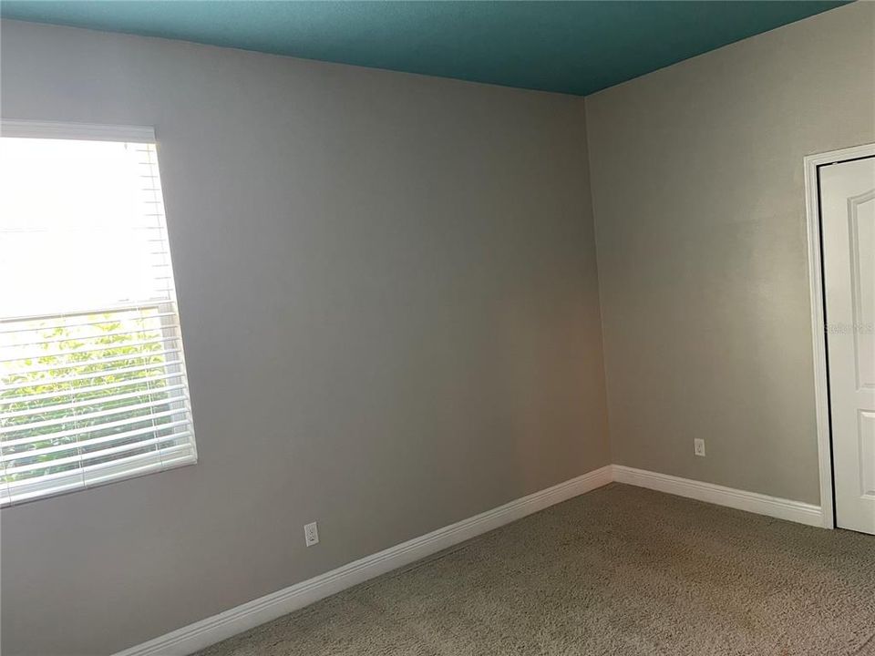 For Rent: $3,100 (6 beds, 4 baths, 3545 Square Feet)