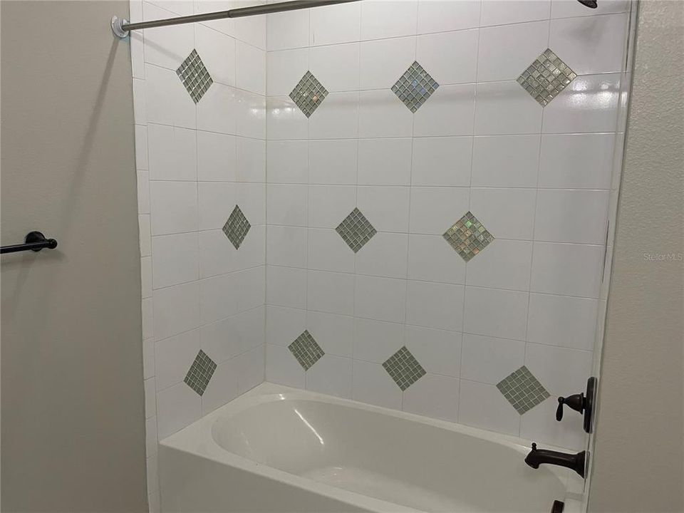 For Rent: $3,100 (6 beds, 4 baths, 3545 Square Feet)