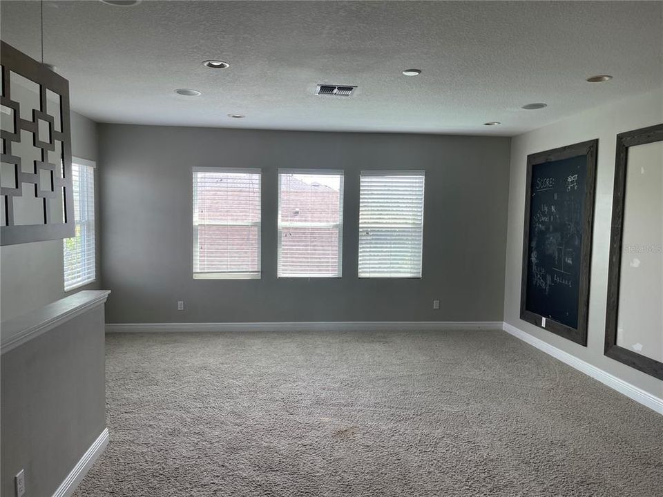 For Rent: $3,100 (6 beds, 4 baths, 3545 Square Feet)