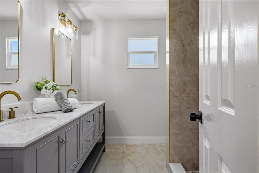 For Sale: $349,000 (3 beds, 2 baths, 1100 Square Feet)