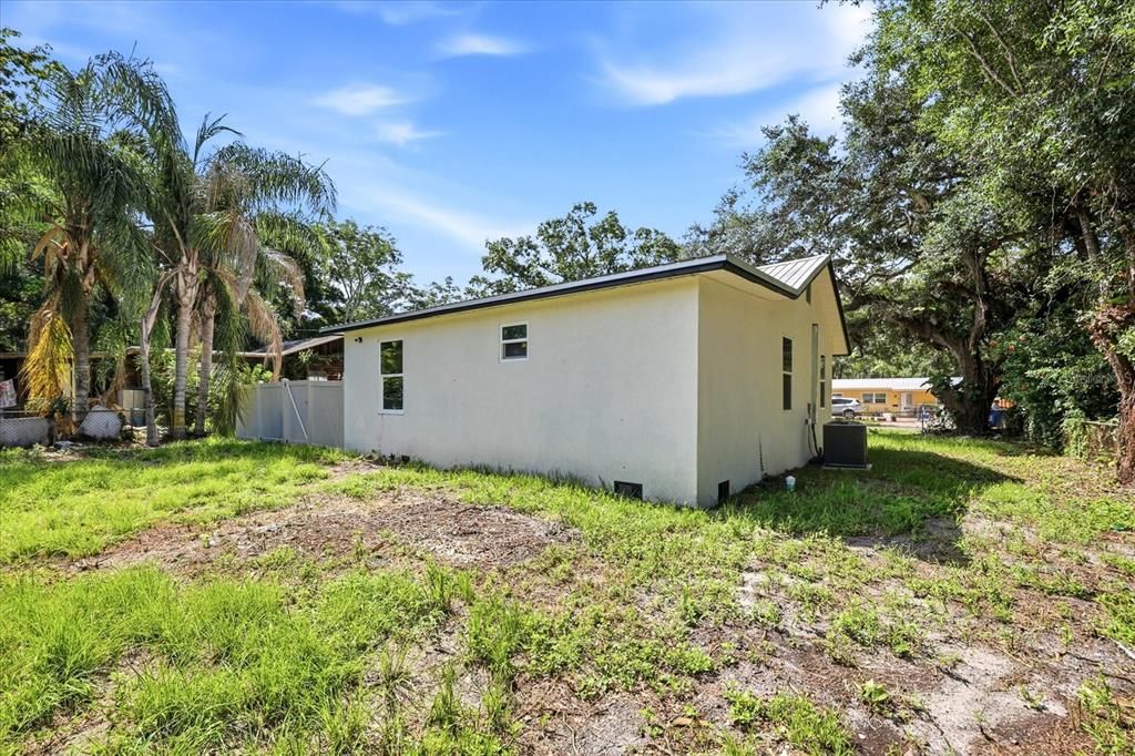 For Sale: $349,000 (3 beds, 2 baths, 1100 Square Feet)