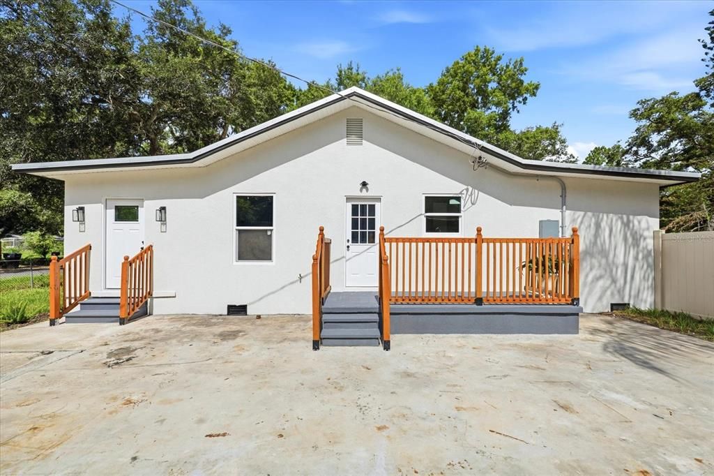 For Sale: $349,000 (3 beds, 2 baths, 1100 Square Feet)