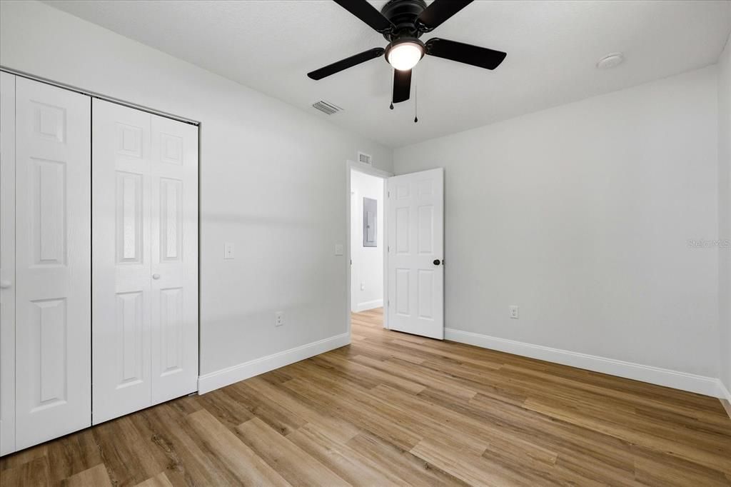For Sale: $349,000 (3 beds, 2 baths, 1100 Square Feet)
