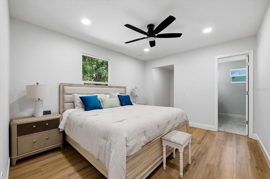 For Sale: $349,000 (3 beds, 2 baths, 1100 Square Feet)