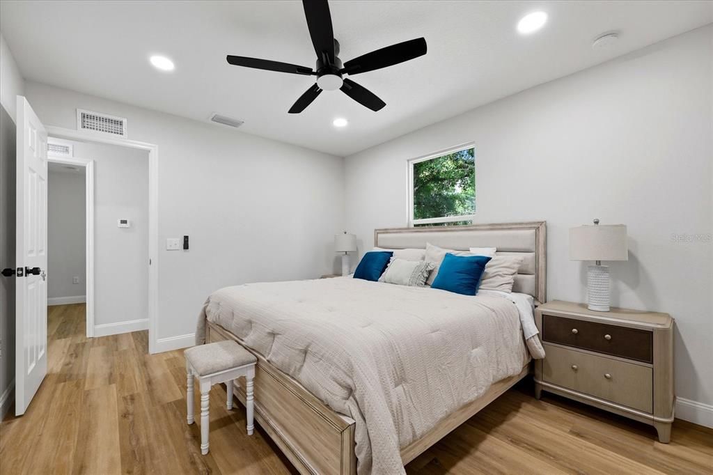 For Sale: $349,000 (3 beds, 2 baths, 1100 Square Feet)