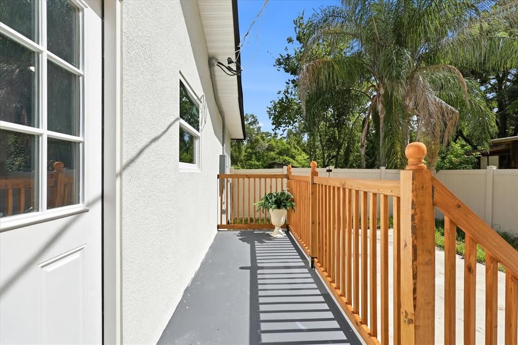 For Sale: $349,000 (3 beds, 2 baths, 1100 Square Feet)