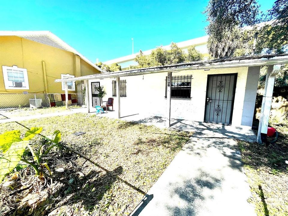 For Rent: $1,250 (2 beds, 1 baths, 1088 Square Feet)