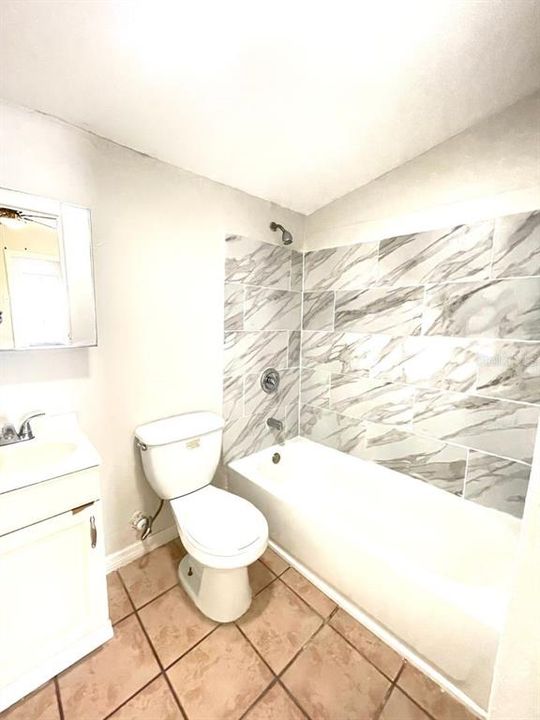 For Rent: $1,250 (2 beds, 1 baths, 1088 Square Feet)