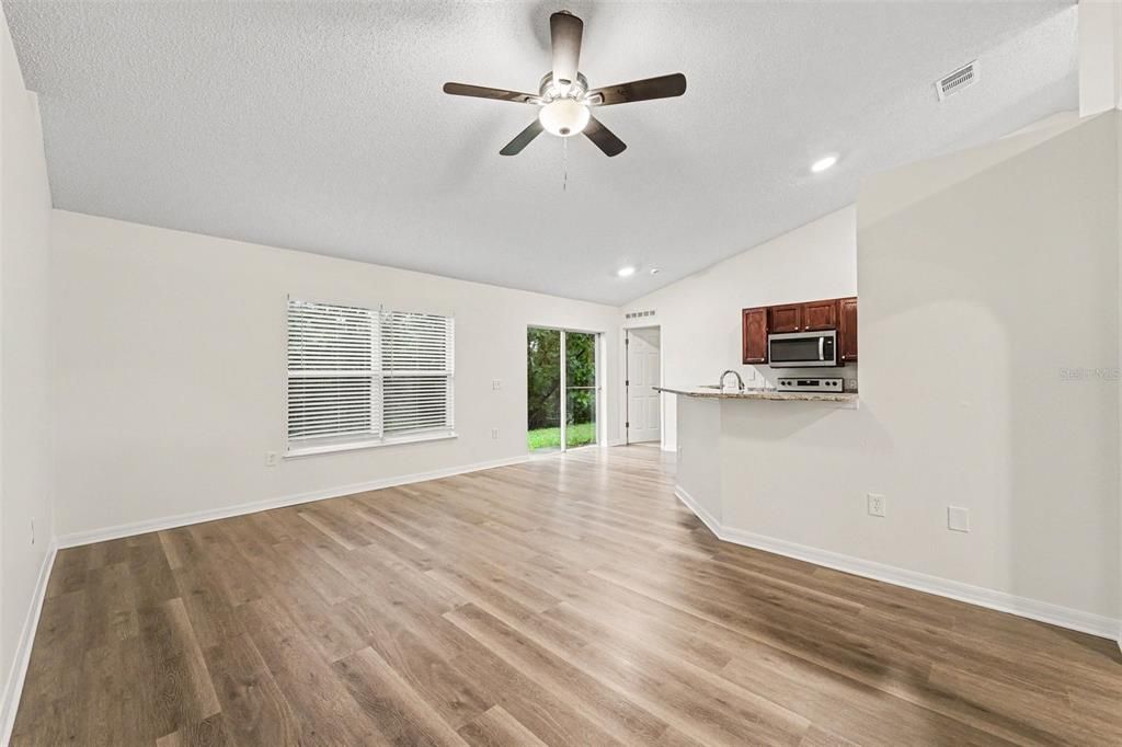 En Venta: $349,900 (3 camas, 2 baños, 1534 Pies cuadrados)