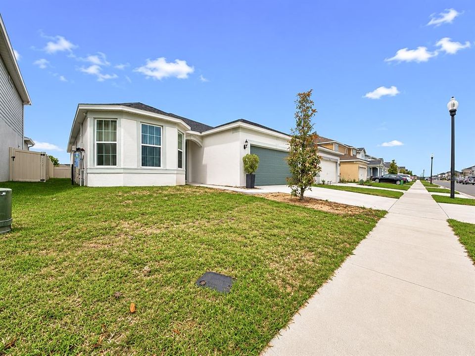 For Rent: $2,500 (3 beds, 3 baths, 2230 Square Feet)