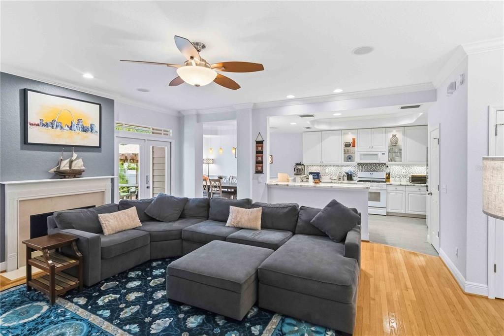 En Venta: $749,999 (4 camas, 3 baños, 2768 Pies cuadrados)