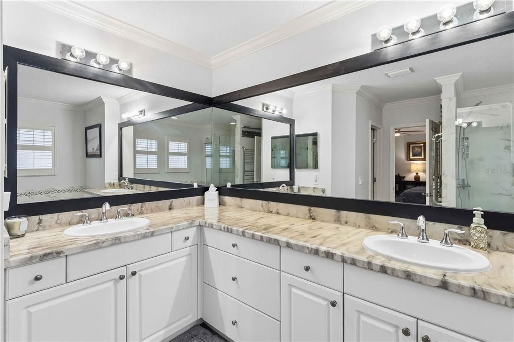En Venta: $749,999 (4 camas, 3 baños, 2768 Pies cuadrados)