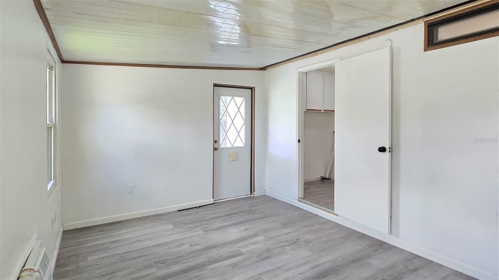 For Sale: $189,000 (3 beds, 2 baths, 1697 Square Feet)