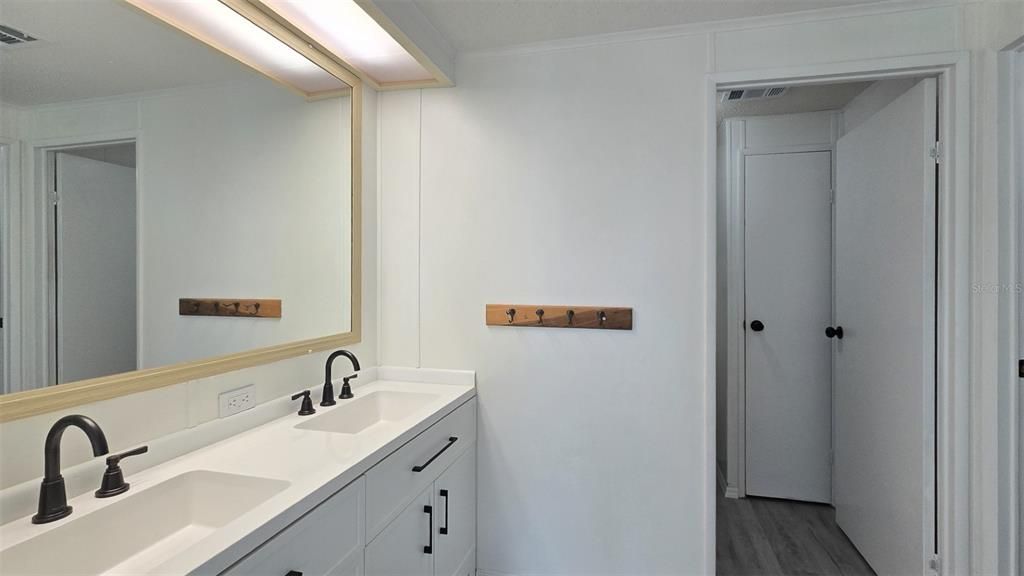 For Sale: $189,000 (3 beds, 2 baths, 1697 Square Feet)