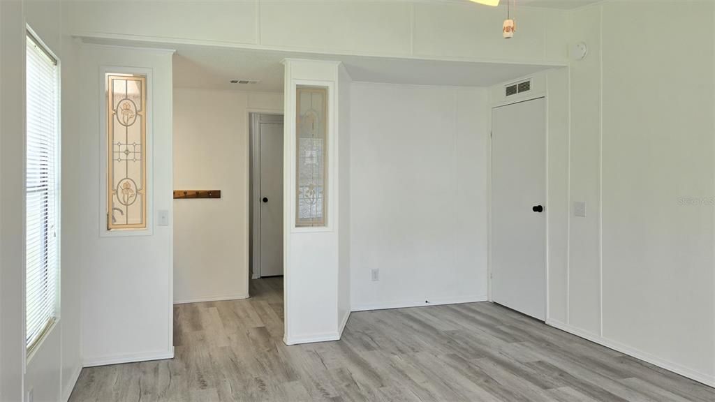 For Sale: $189,000 (3 beds, 2 baths, 1697 Square Feet)