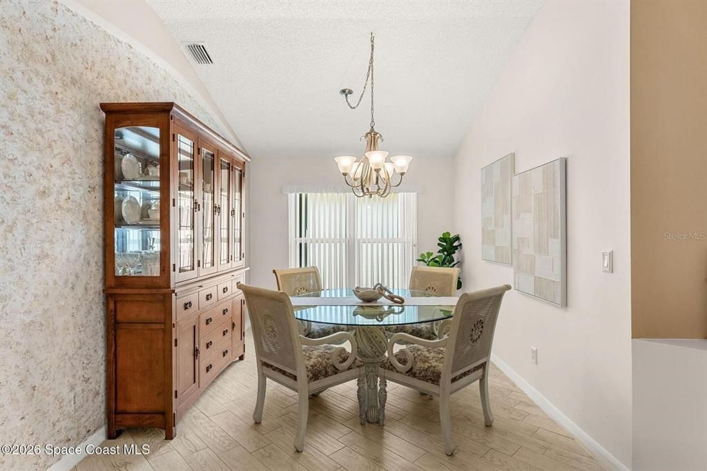 For Sale: $499,900 (3 beds, 2 baths, 1870 Square Feet)