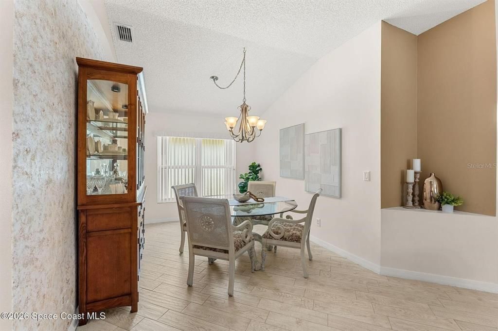For Sale: $499,900 (3 beds, 2 baths, 1870 Square Feet)