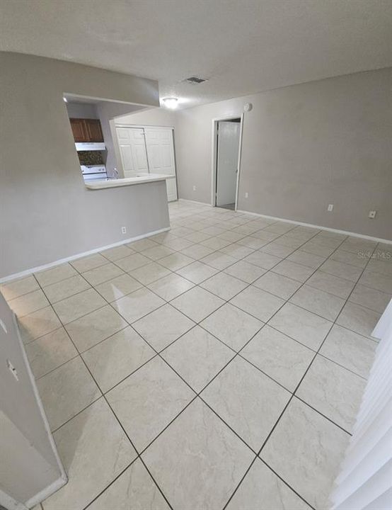 For Sale: $155,990 (2 beds, 2 baths, 910 Square Feet)