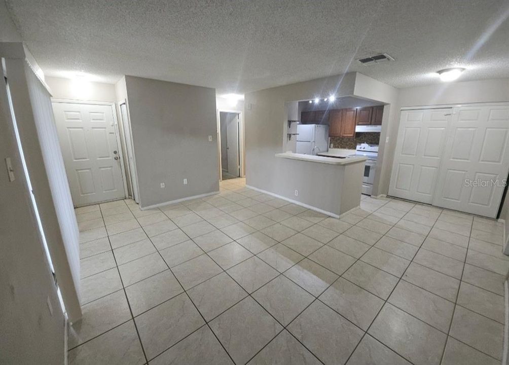 For Sale: $155,990 (2 beds, 2 baths, 910 Square Feet)