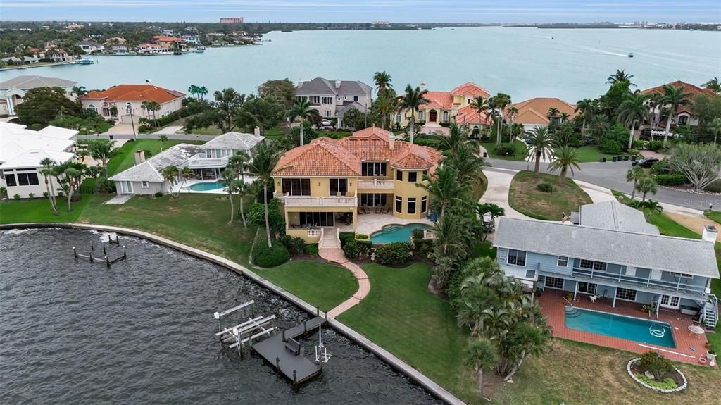 En Venta: $5,500,000 (5 camas, 4 baños, 6035 Pies cuadrados)