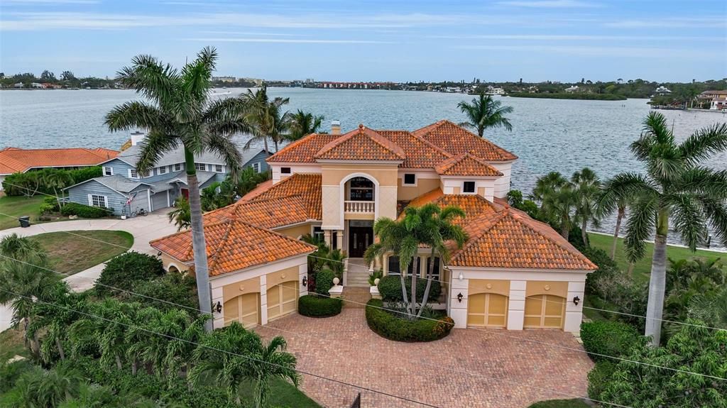 En Venta: $5,500,000 (5 camas, 4 baños, 6035 Pies cuadrados)