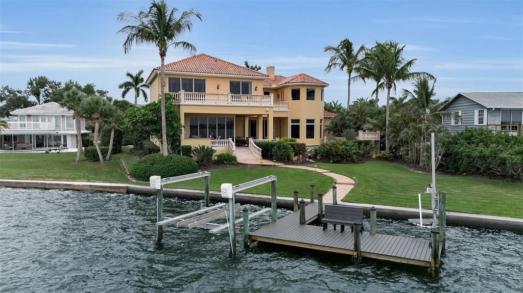 En Venta: $5,500,000 (5 camas, 4 baños, 6035 Pies cuadrados)
