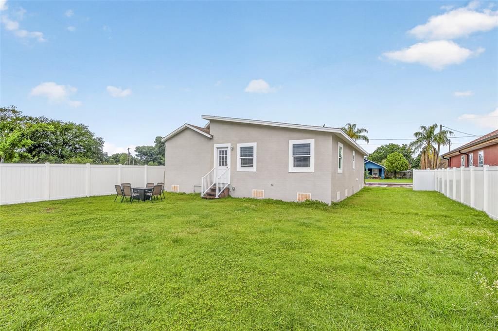 For Sale: $425,000 (3 beds, 2 baths, 1616 Square Feet)