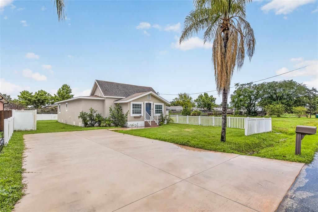 For Sale: $425,000 (3 beds, 2 baths, 1616 Square Feet)