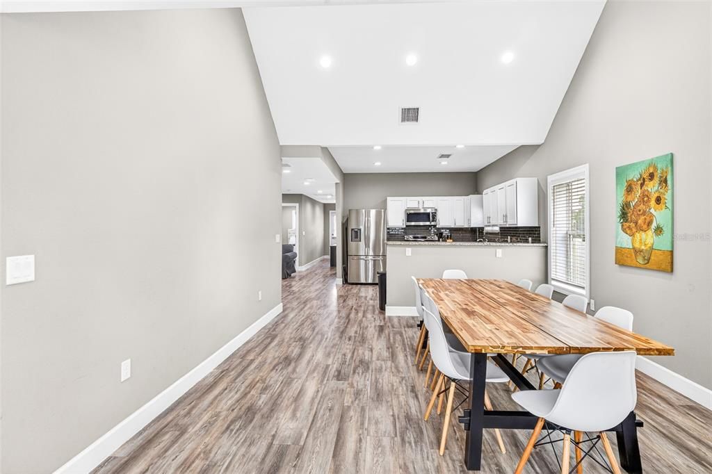 For Sale: $425,000 (3 beds, 2 baths, 1616 Square Feet)