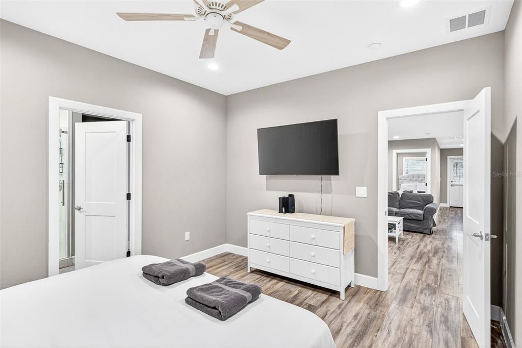 For Sale: $425,000 (3 beds, 2 baths, 1616 Square Feet)