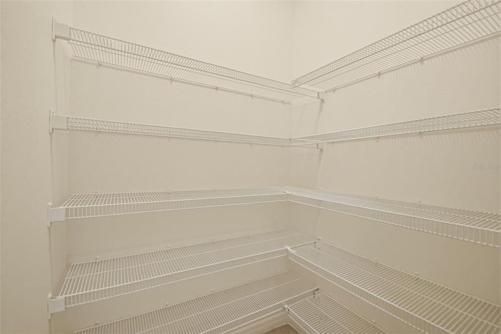 На продажу: $539,900 (4 спален, 2 ванн, 2805 Квадратных фут)