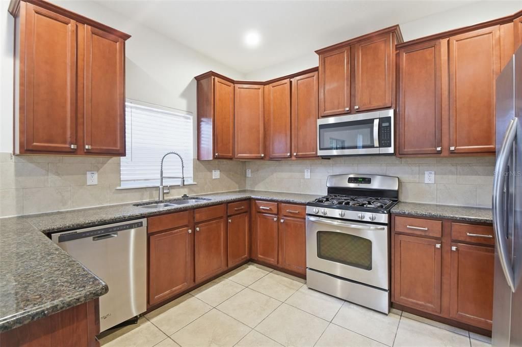 На продажу: $539,900 (4 спален, 2 ванн, 2805 Квадратных фут)