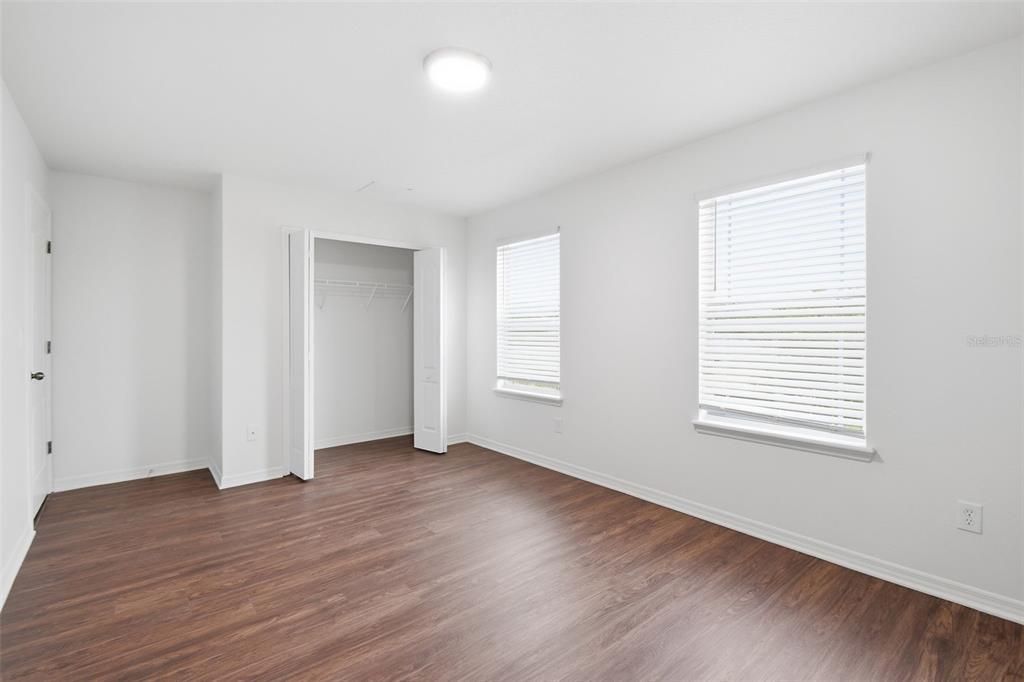 На продажу: $539,900 (4 спален, 2 ванн, 2805 Квадратных фут)