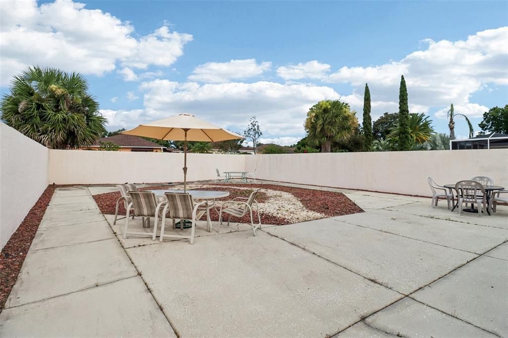 For Sale: $330,000 (2 beds, 2 baths, 1156 Square Feet)