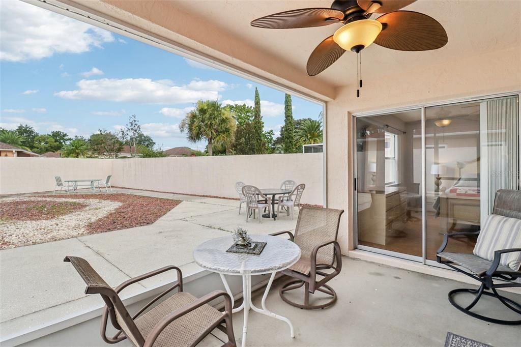 For Sale: $330,000 (2 beds, 2 baths, 1156 Square Feet)