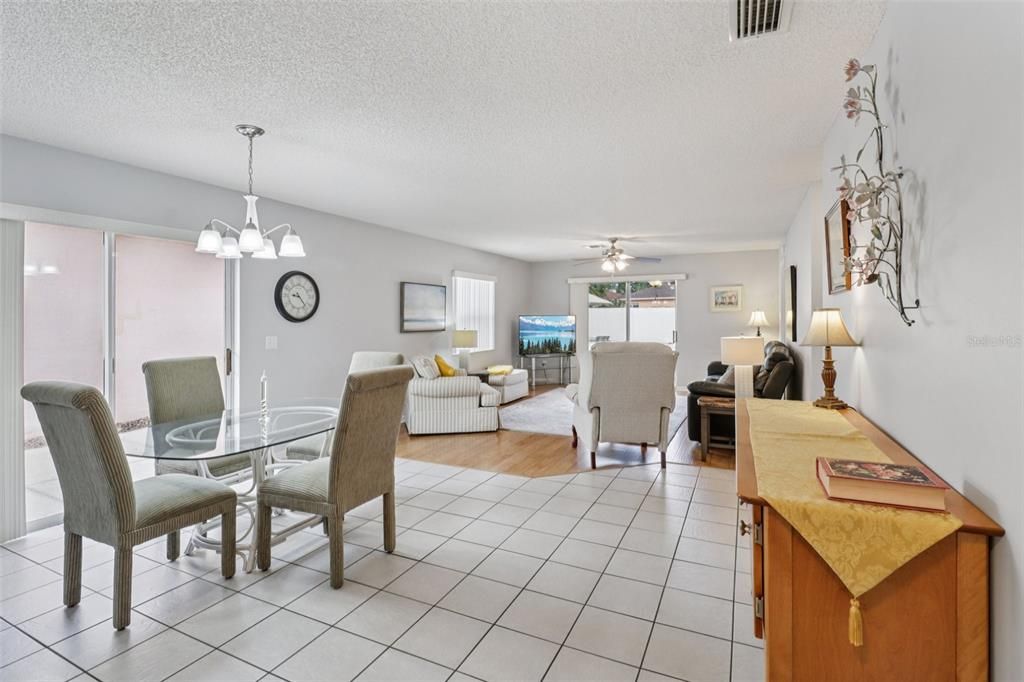 For Sale: $330,000 (2 beds, 2 baths, 1156 Square Feet)