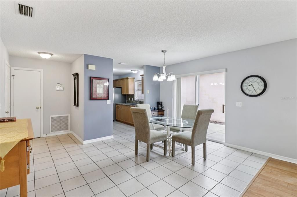 For Sale: $330,000 (2 beds, 2 baths, 1156 Square Feet)