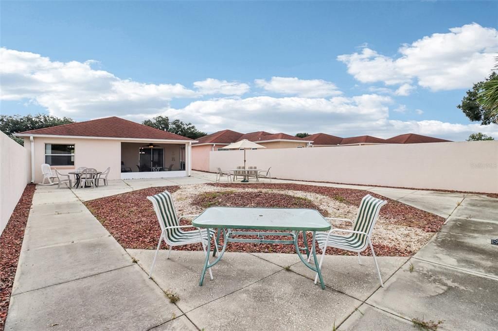 For Sale: $330,000 (2 beds, 2 baths, 1156 Square Feet)