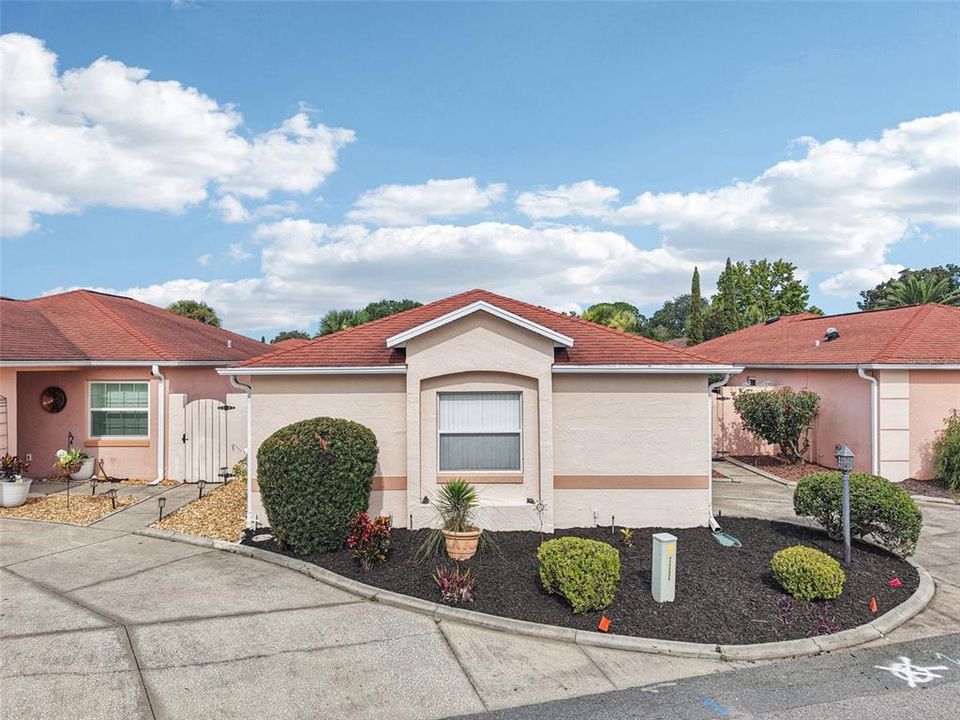 For Sale: $330,000 (2 beds, 2 baths, 1156 Square Feet)