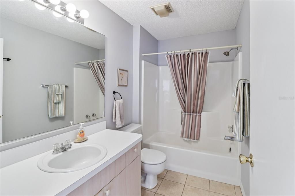 For Sale: $330,000 (2 beds, 2 baths, 1156 Square Feet)