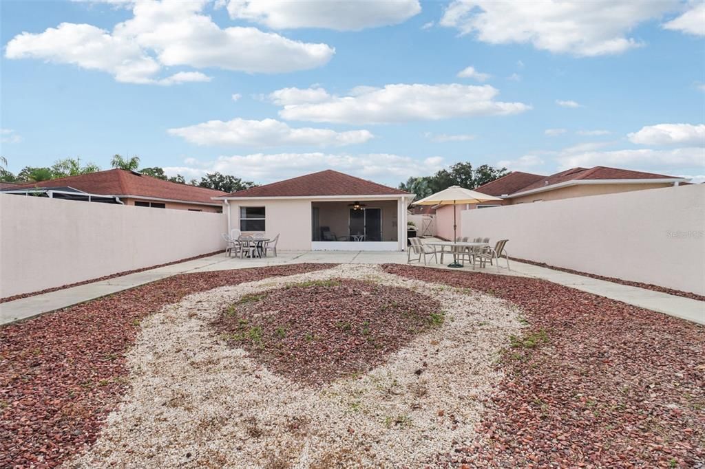 For Sale: $330,000 (2 beds, 2 baths, 1156 Square Feet)