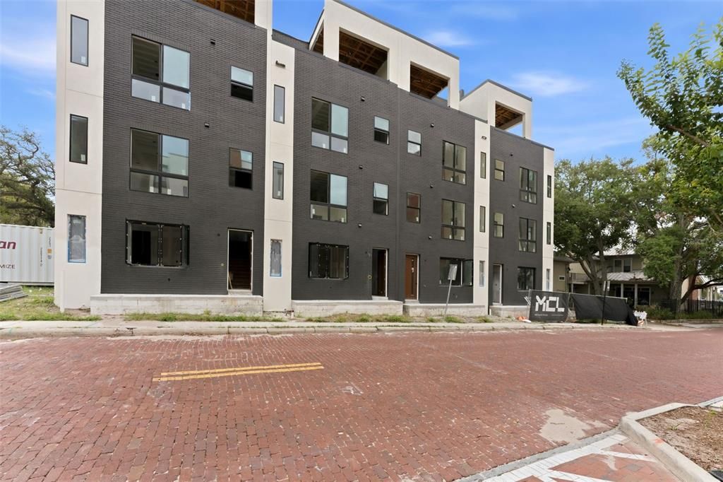 For Sale: $1,555,000 (4 beds, 4 baths, 2928 Square Feet)