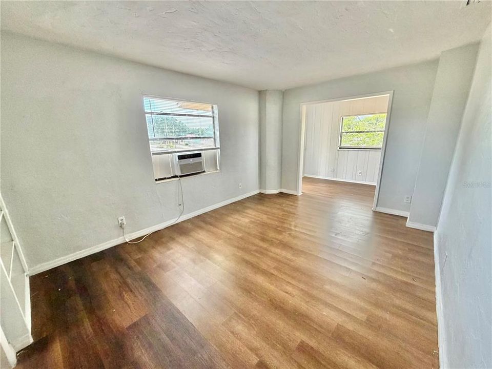 For Rent: $1,550 (2 beds, 1 baths, 750 Square Feet)