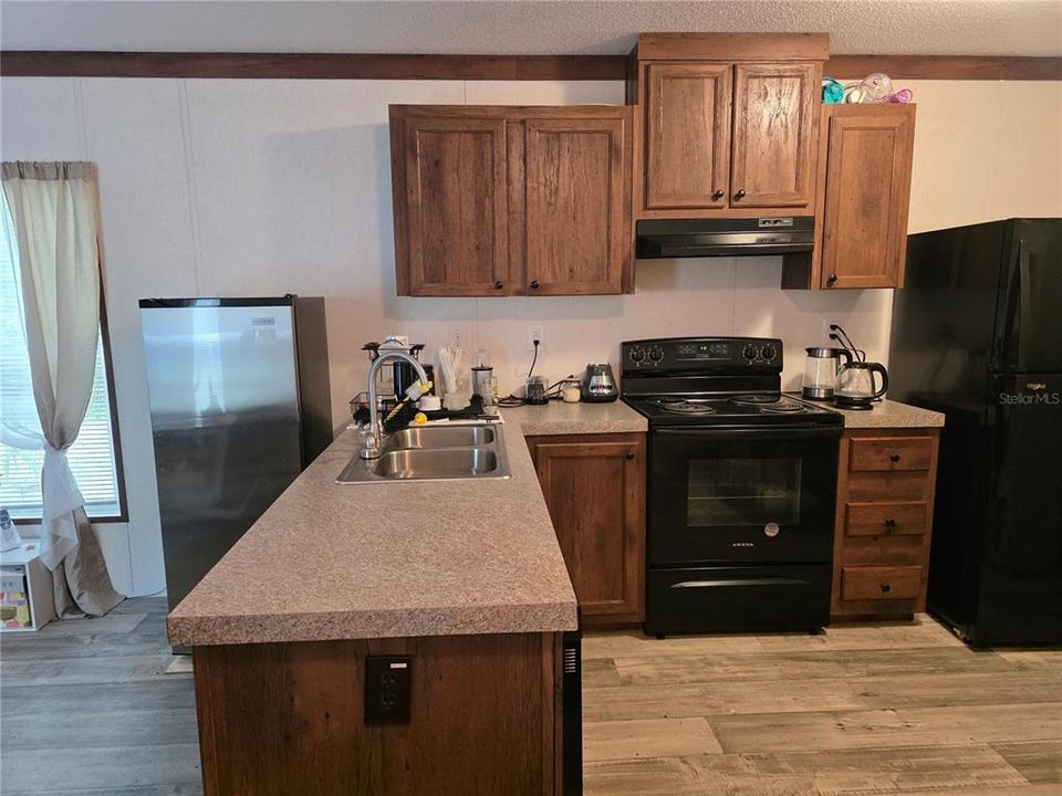 For Sale: $184,500 (2 beds, 2 baths, 728 Square Feet)