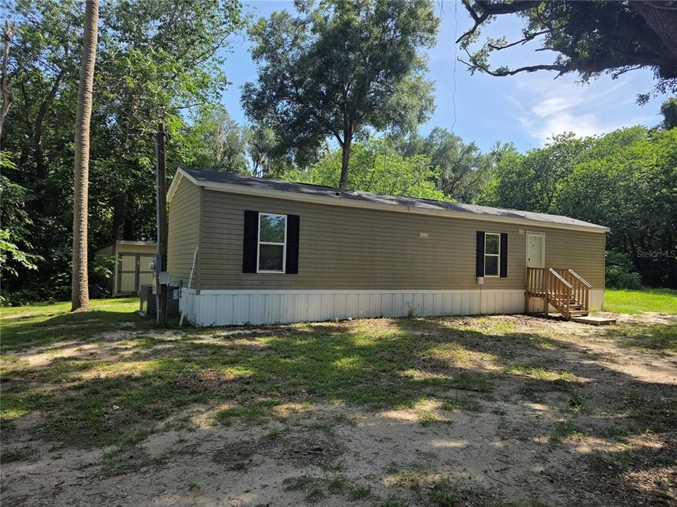 For Sale: $184,500 (2 beds, 2 baths, 728 Square Feet)