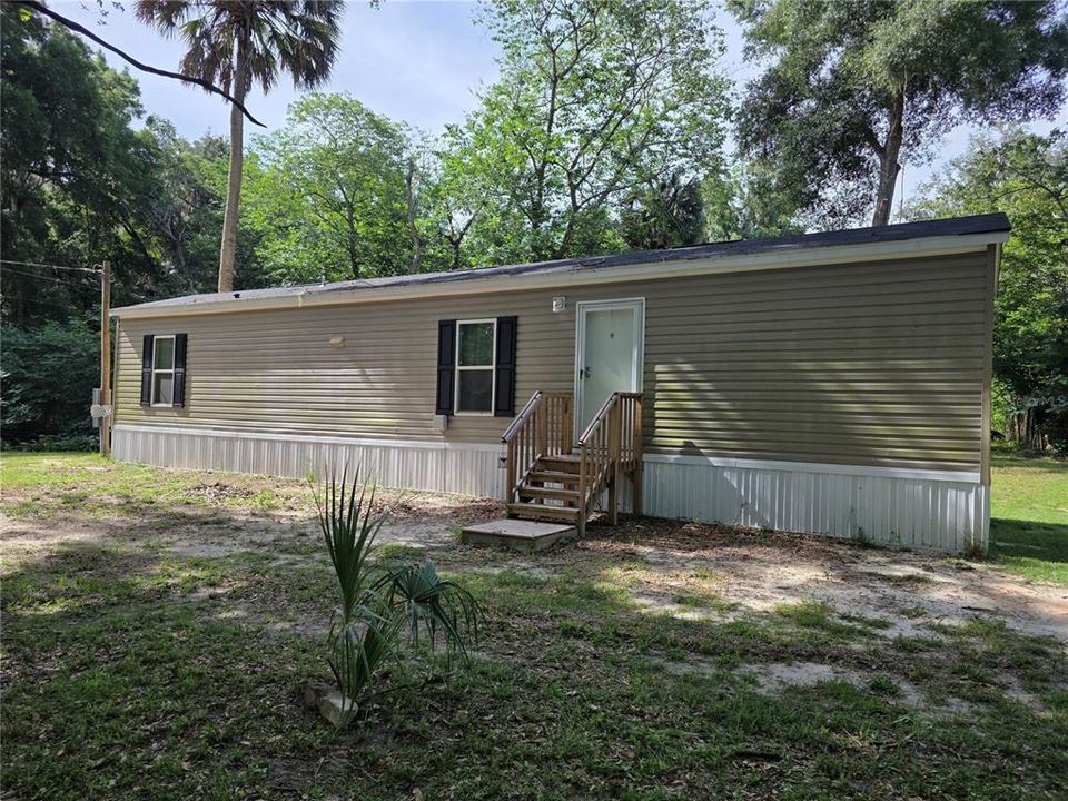 For Sale: $184,500 (2 beds, 2 baths, 728 Square Feet)